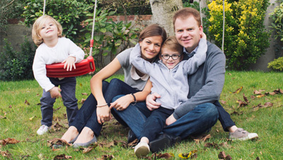 famille dans jardin