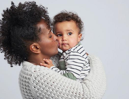 Une mère avec son enfant
