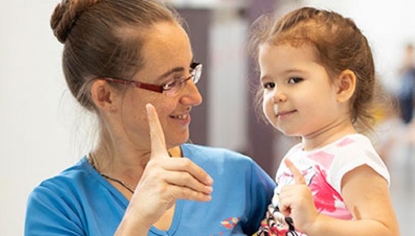femme avec un enfant