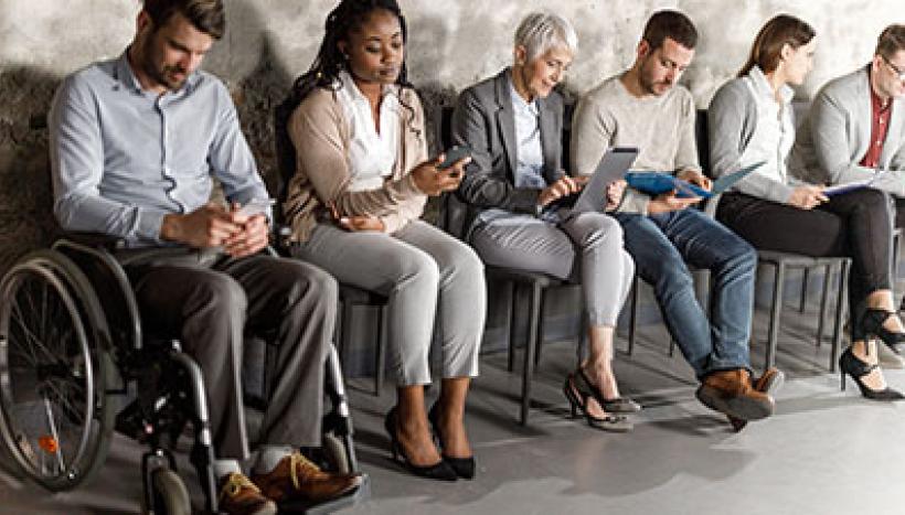 personne handicapée en salle d'attente 